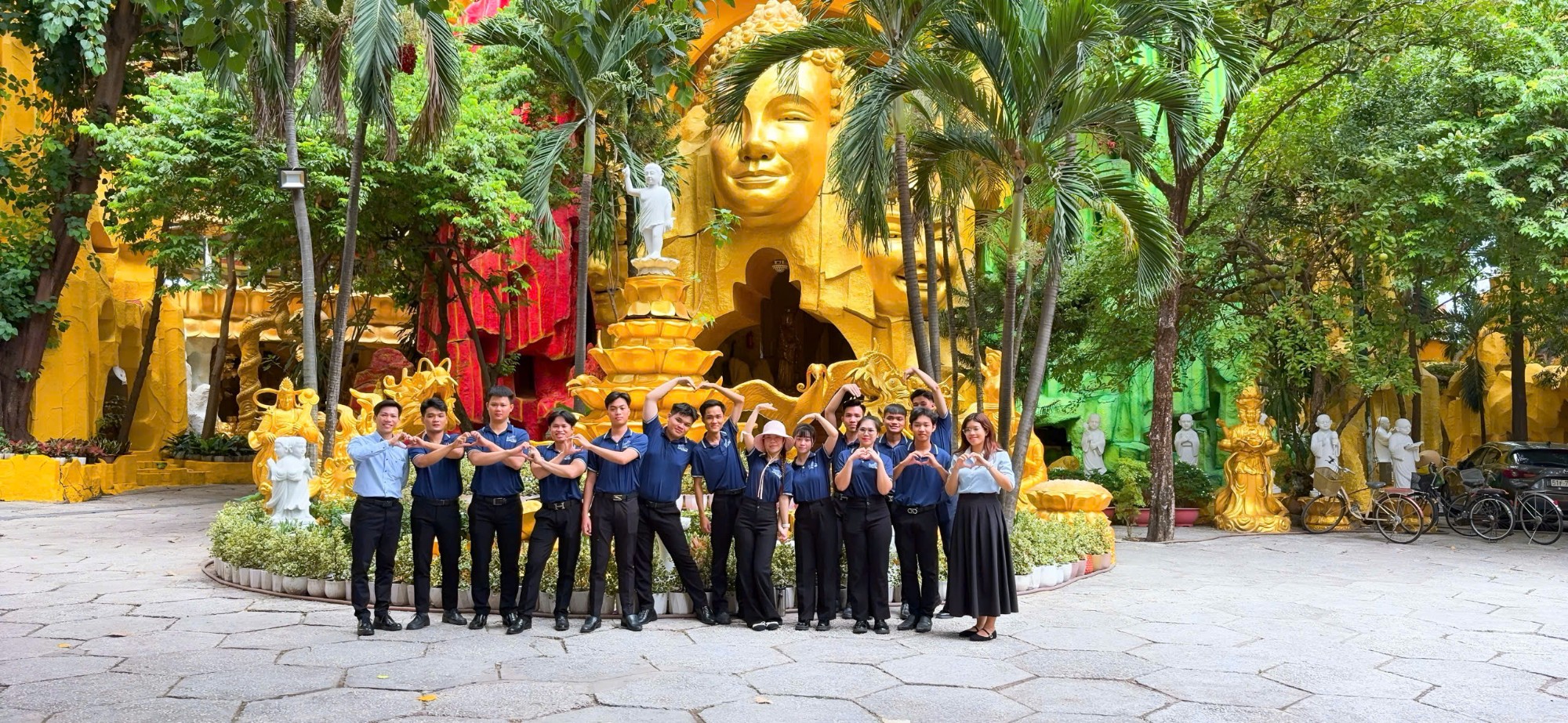 TRAO YÊU THƯƠNG TỪ NHỮNG ĐIỀU GIẢN DỊ – Hành trình thiện nguyện của học viên Nhật Ngữ Hoa Sen