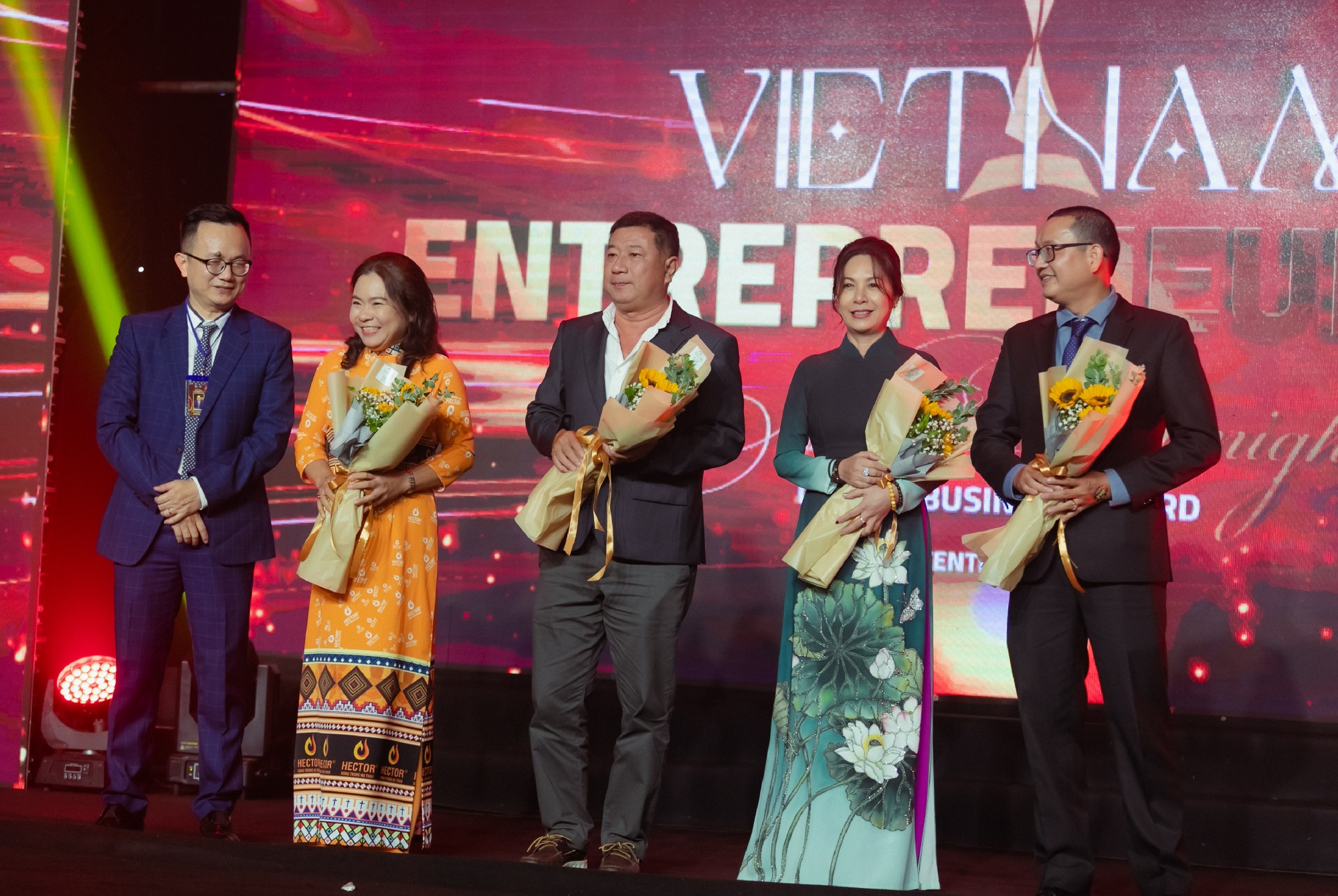 Tôn vinh các doanh nhân tiêu biểu trong chương trình Global Business Award 2022